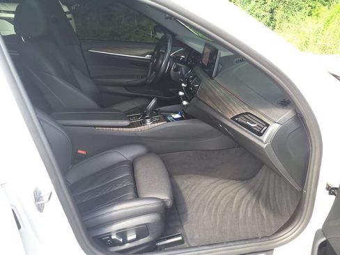 Used 2022 BMW 540i w/ M Sport Package RWD image 10