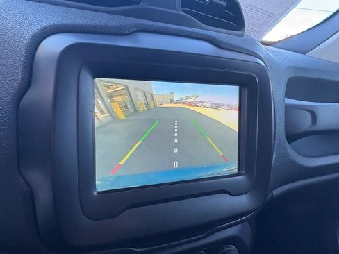 Used 2020 Jeep Renegade Latitude image 16