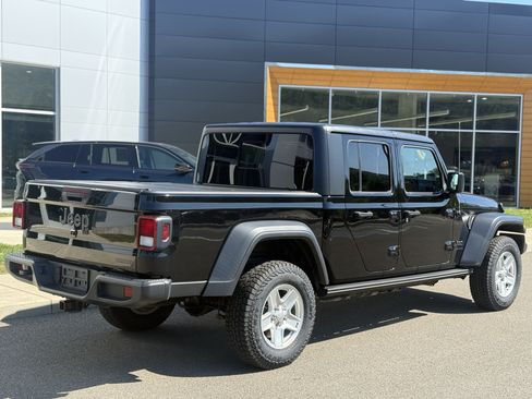 Used 2020 Jeep Gladiator Sport w/ Quick Order Package 24S AWD/4WD image 2
