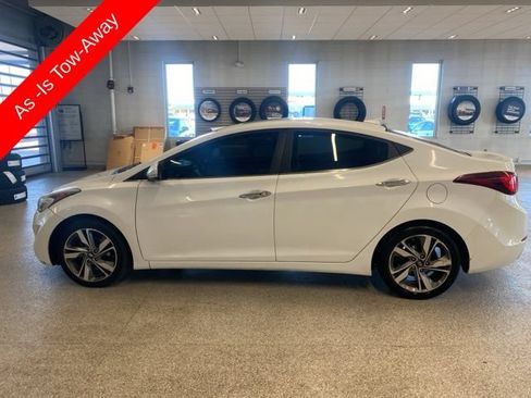 Used 2015 Hyundai Elantra Limited w/ Option Group 05 FWD image 8