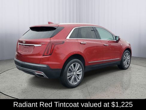 Used 2024 Cadillac XT5 Premium Luxury image 3