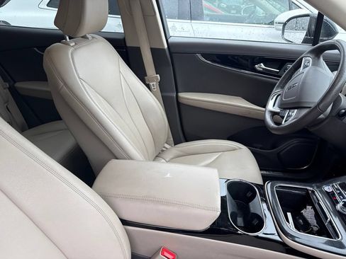 Used 2023 Lincoln Nautilus AWD w/ Premium Package image 7