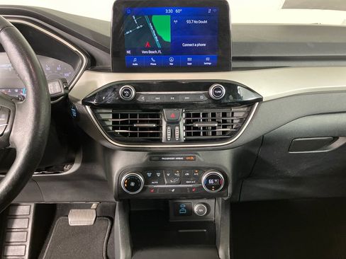 Certified 2020 Ford Escape SEL image 31