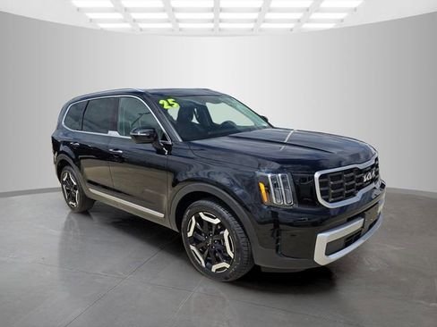 Used 2025 Kia Telluride S FWD image 2