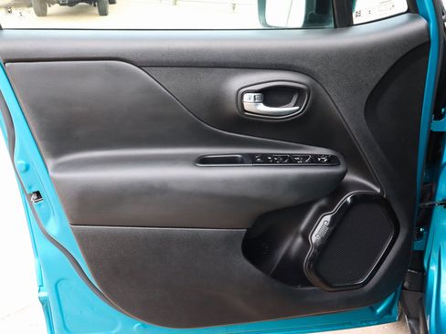 Used 2022 Jeep Renegade Altitude image 14