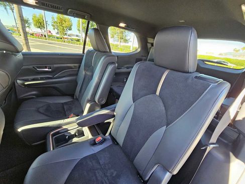 Used 2024 Toyota Grand Highlander Hybrid MAX Limited image 19