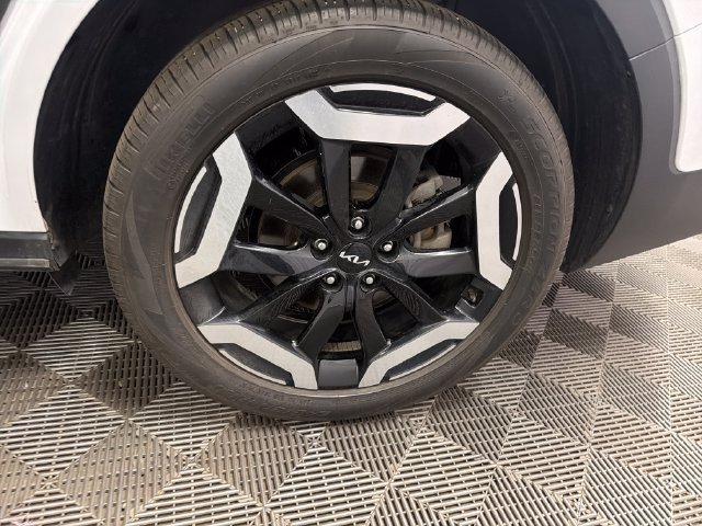 Certified 2023 Kia Telluride EX FWD image 28