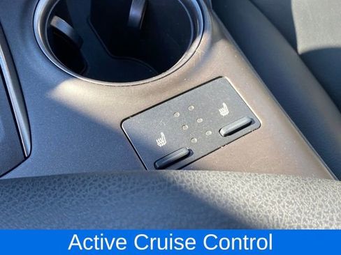 Used 2022 Toyota Camry SE image 12