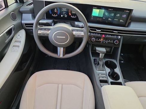 Used 2025 Hyundai Sonata SE FWD image 14