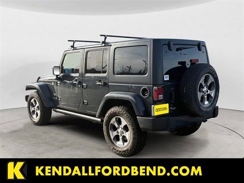 Used 2018 Jeep Wrangler Unlimited Sahara w/ Connectivity Group image 3