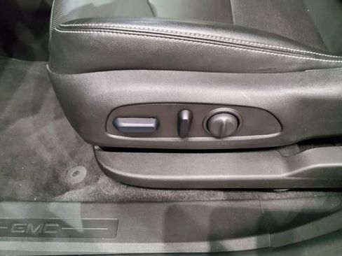Used 2024 GMC Terrain SLT FWD image 27