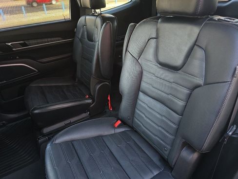 Used 2024 Kia Telluride SX Prestige image 32