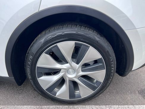 Used 2020 Tesla Model Y Long Range AWD/4WD image 16