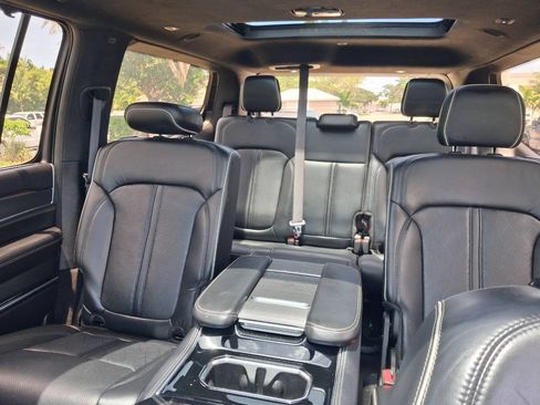 Used 2022 Jeep Grand Wagoneer Series II AWD/4WD image 19