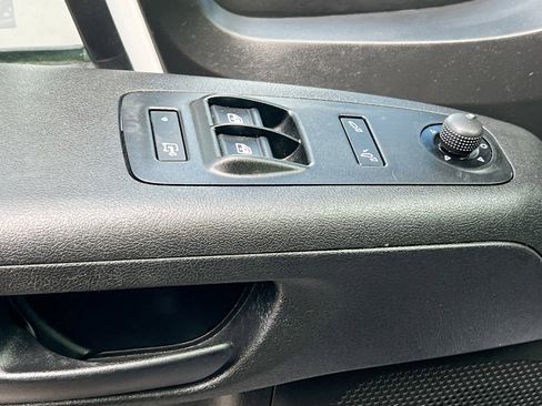 Used 2025 RAM ProMaster 2500 w/ Convenience Group image 16