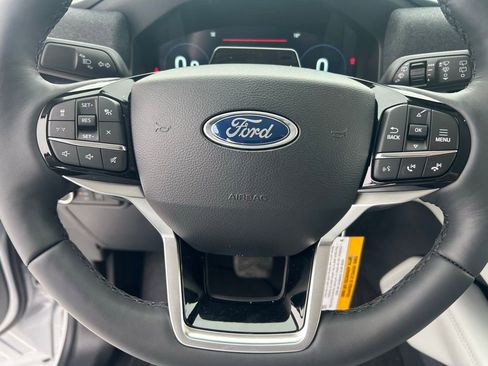 New 2026 Ford Explorer Platinum w/ LUX Leather Package AWD/4WD image 17