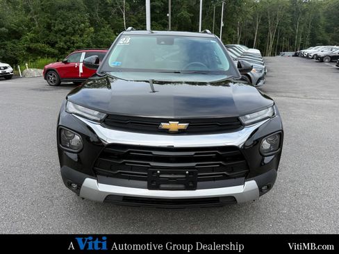 Used 2023 Chevrolet TrailBlazer LT AWD/4WD image 3