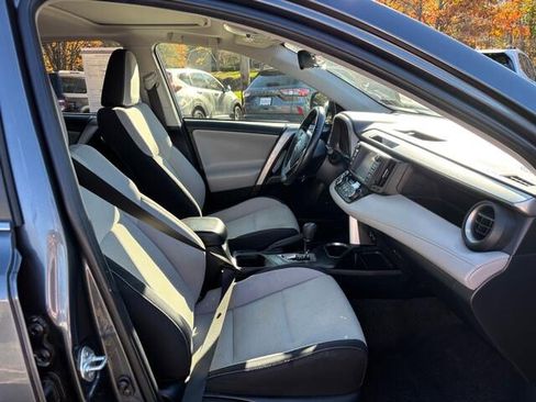 Used 2018 Toyota RAV4 XLE w/ Convenience Package image 16