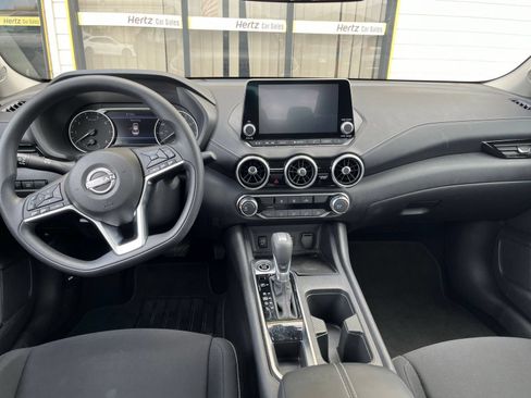 Used 2025 Nissan Sentra SV FWD image 31