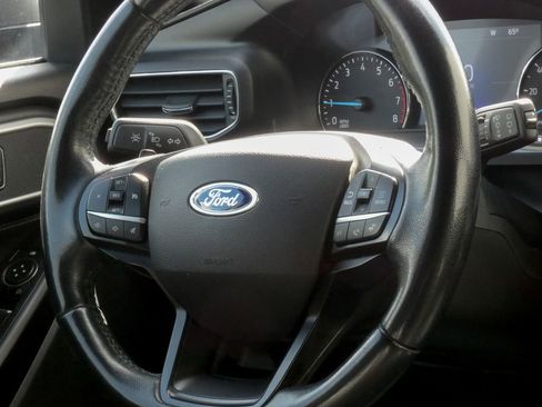 Used 2020 Ford Explorer XLT w/ Equipment Group 202A AWD/4WD image 11