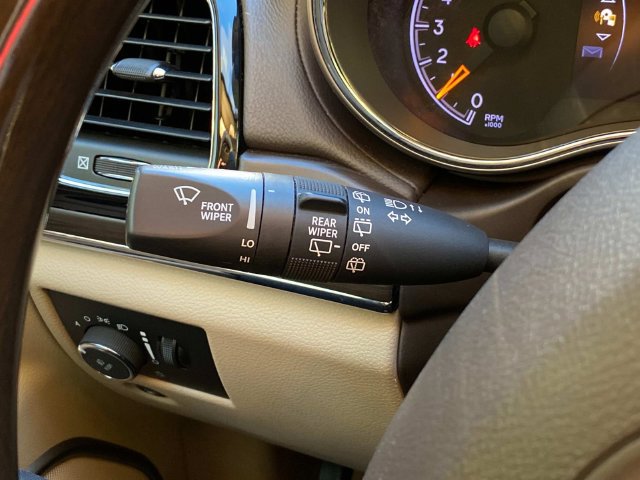 Used 2019 Jeep Grand Cherokee Overland AWD/4WD image 22