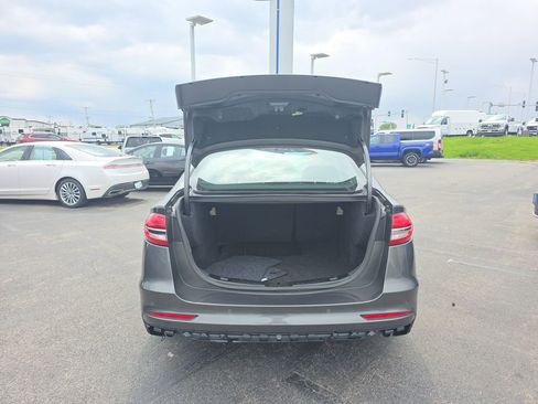 Used 2019 Ford Fusion SE AWD/4WD image 10