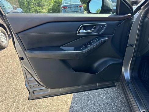 Certified 2023 Nissan Rogue Platinum w/ Platinum Premium Package FWD image 28