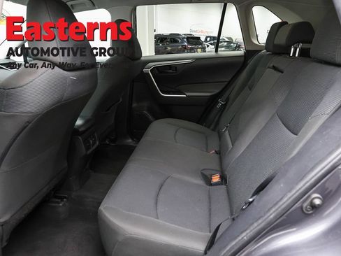 Used 2022 Toyota RAV4 LE AWD/4WD image 20