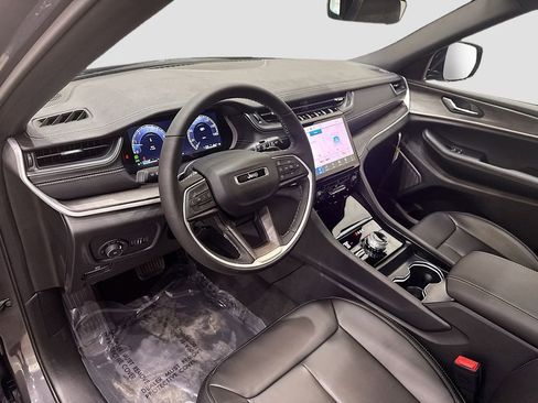 New 2025 Jeep Grand Cherokee L Limited w/ Black Appearance Package image 24