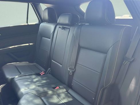 Used 2023 Volkswagen Atlas Cross Sport SEL R-Line AWD/4WD image 30