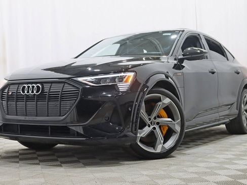 Used 2022 Audi e-tron S Prestige w/ Prestige Package image 6