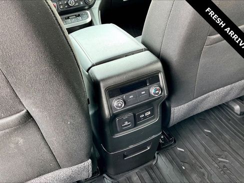 Used 2023 GMC Acadia SLE w/ Driver Convenience Package image 10