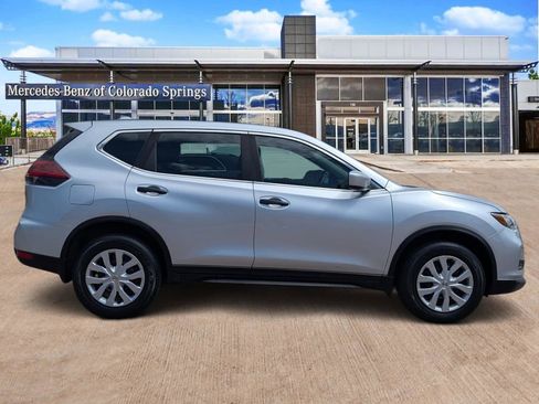 Used 2018 Nissan Rogue S AWD/4WD image 4