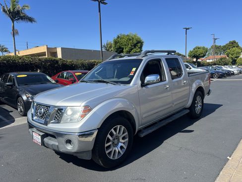 Used 2011 Nissan Frontier SL RWD image 4