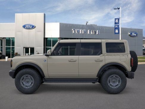 New 2025 Ford Bronco Outer Banks w/ Sasquatch Package AWD/4WD image 3