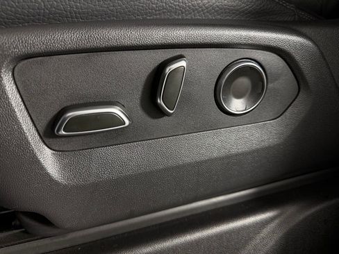 Used 2025 GMC Yukon Denali image 25