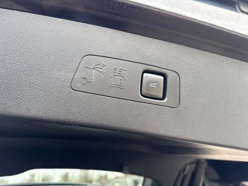 Used 2021 Lincoln Corsair Reserve image 10