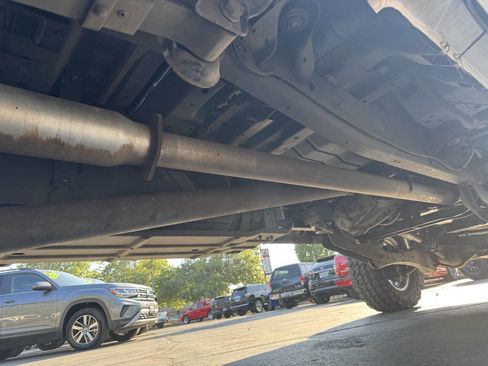 Used 2015 Ford F250 Platinum w/ FX4 Off-Road Package image 28