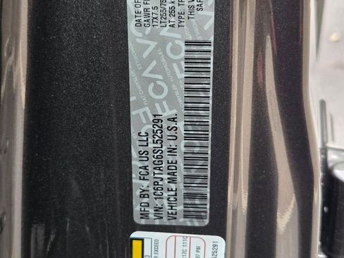 Used 2025 Jeep Gladiator Willys AWD/4WD image 35