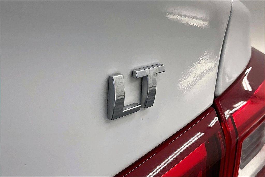 Used 2024 Chevrolet Malibu LT FWD image 7