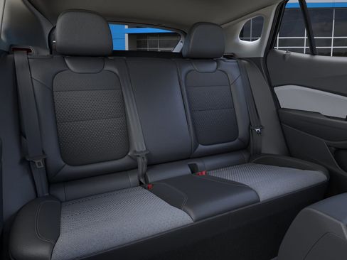 New 2026 Chevrolet Trax LT w/ Driver Confidence Package image 17