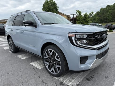New 2026 Ford Expedition Platinum AWD/4WD image 3