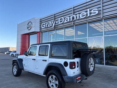 Used 2019 Jeep Wrangler Unlimited Sport S image 2