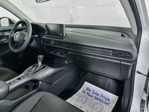Used 2024 Honda HR-V LX image 26