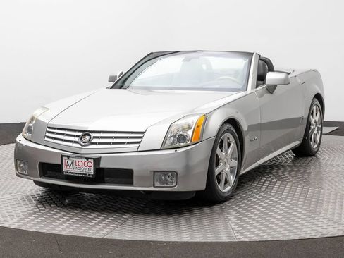 Used 2007 Cadillac XLR RWD image 2