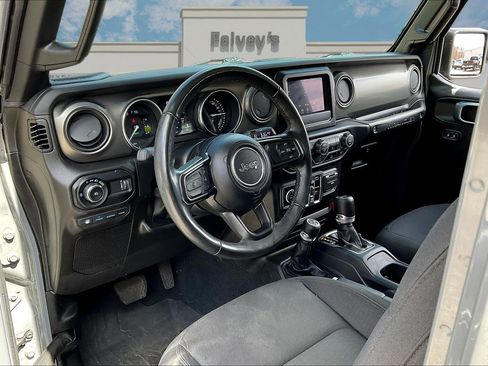 Used 2023 Jeep Wrangler Unlimited w/ Cold Weather Group image 13