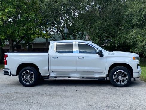 Used 2024 Chevrolet Silverado 1500 High Country AWD/4WD image 10
