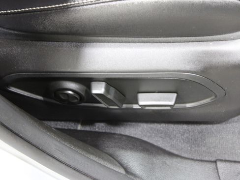 Used 2024 Jeep Grand Cherokee L Limited w/ Black Appearance Package image 31