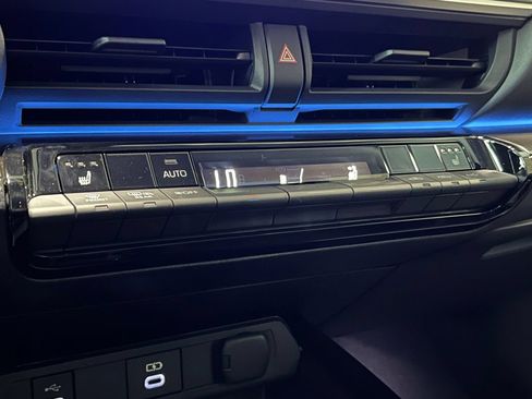 New 2026 Toyota Prius Plug-In Hybrid FWD image 23