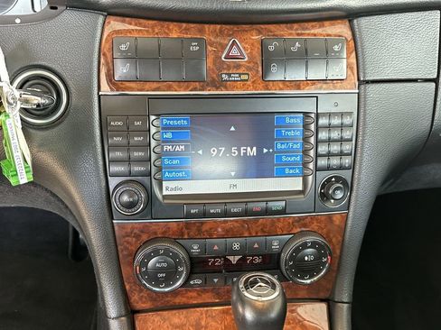 Used 2007 Mercedes-Benz CLK 550 Cabriolet image 21